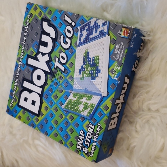 Mattel Blokus to Go! - Snap & Store Portable Strategy game - Picture 8 of 8